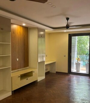 Room in 3 BHK Builder Floor at Ansal API Esencia, Sector 67 – for Sale