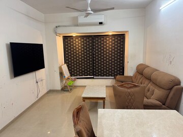 Team Area in 2 BHK Apartment at Lokhandwala Whispering Palms, Kandivali East – for Rent