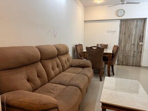 2 BHK Apartment For Rent in Lokhandwala Whispering Palms, Kandivali East