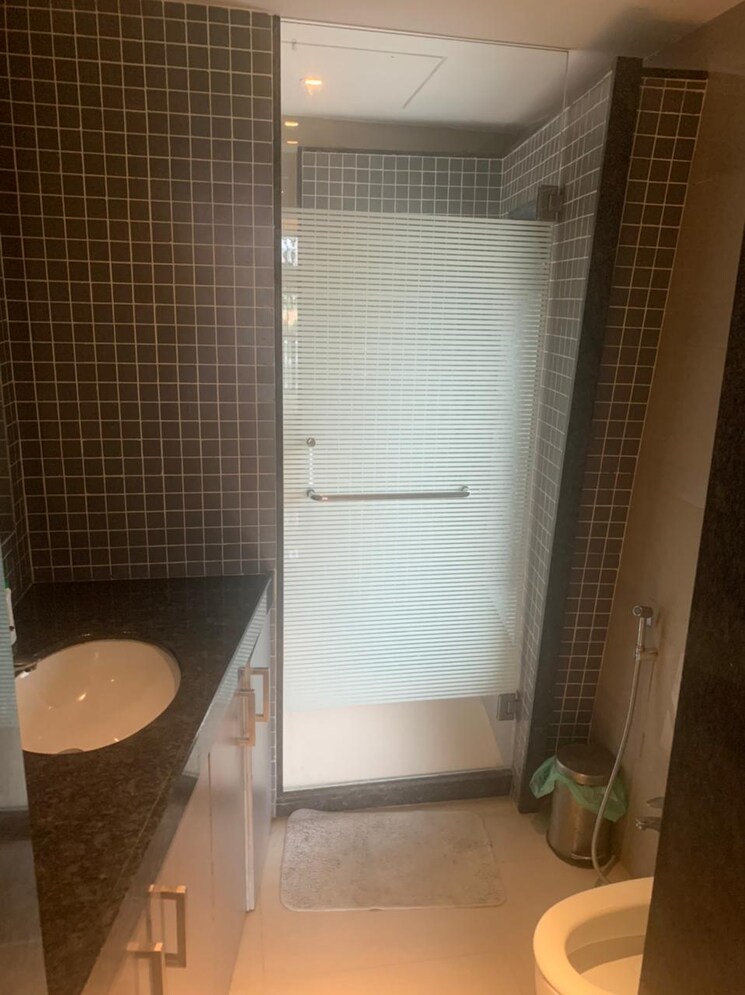 Bathroom, khar west 3 Bedroom 1350 Sq.Ft. Apartment In Khar West Mumbai 9650110
