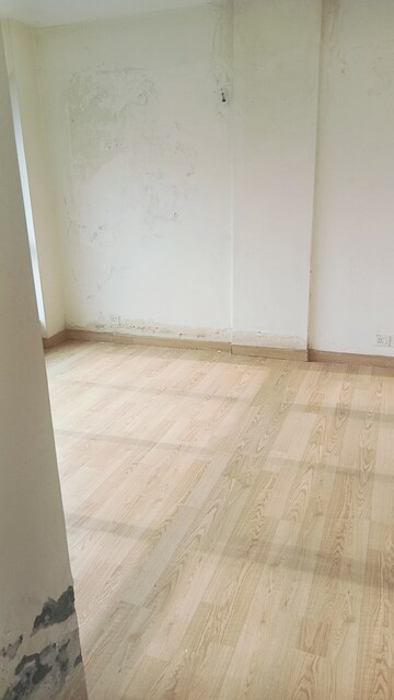 Room in 4 BHK Apartment at Ansal Api Aquapolis, Dundahera – for Sale