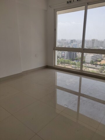 Room in 3.5 BHK Apartment at Marvel Brisa, Baner – for Rent