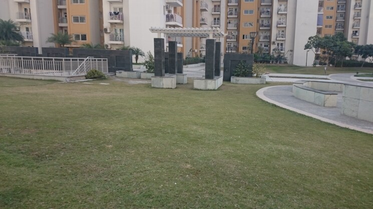 Parking, bptp-park-grandeura 3 Bedroom 2032 Sq.Ft. Apartment In Sector 82 Faridabad 9650258