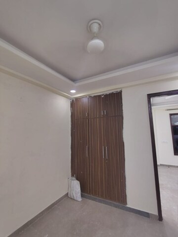 Room in 3 BHK Builder Floor at Sargaasan – for Rent