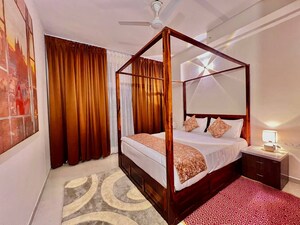 Bedroom in 3 BHK Apartment at Lahore Apartment, Vasundhara Enclave – for Sale
