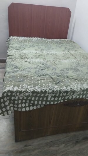 Bedroom in 1 BHK Builder Floor at Ansal Sushant Apartments, Sushant Lok I – for Rent