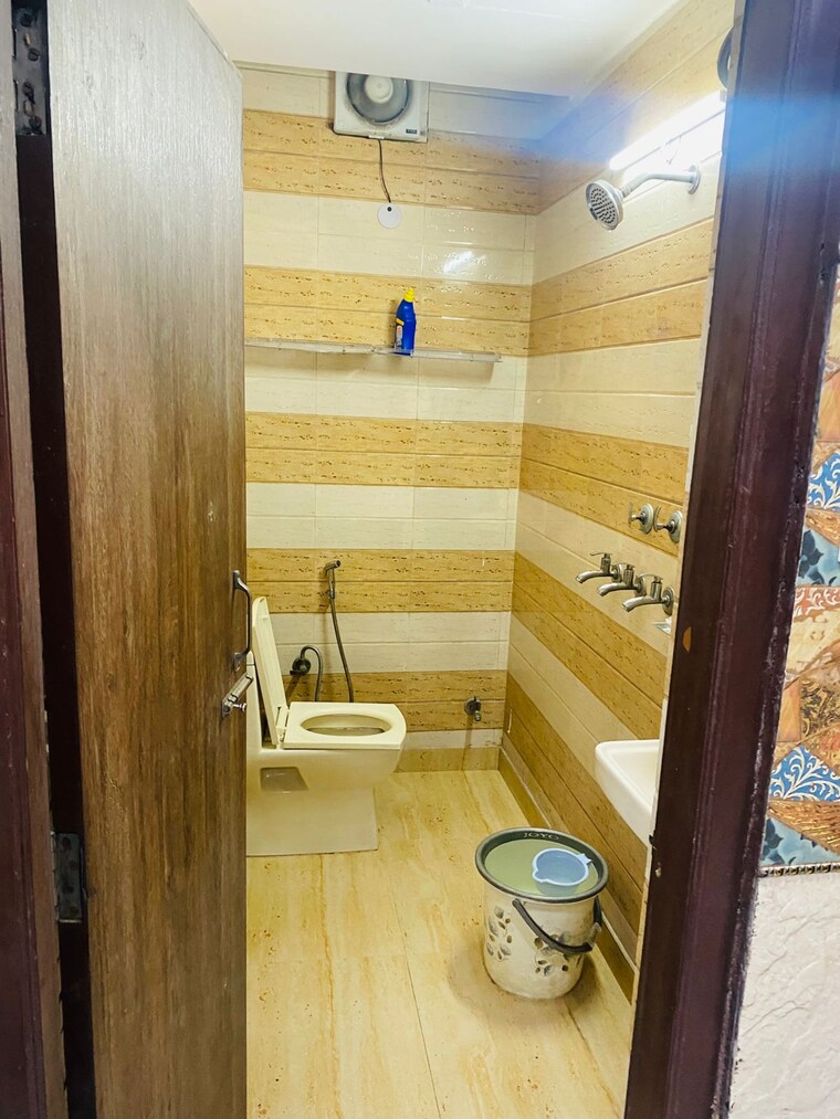 Bathroom, sargaasan 2 Bedroom 1110 Sq.Ft. Builder Floor In Sargaasan Gandhinagar 9650406