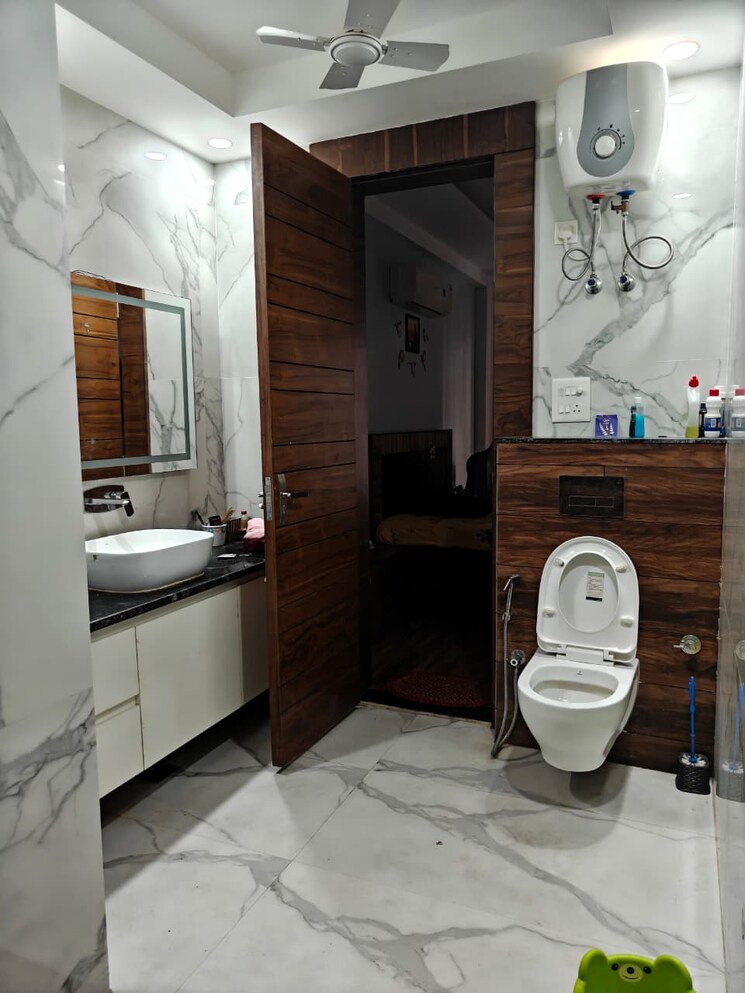 Bathroom, ramprastha-awho 4 Bedroom 2111 Sq.Ft. Apartment In Sector 95 Gurgaon 9650753