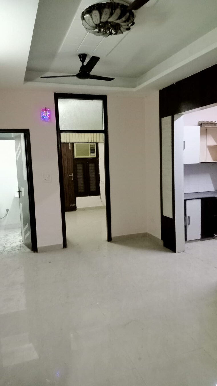 Room, saya-villa 2 Bedroom 100 Sq.Yd. Builder Floor In Indrapuram Ghaziabad 9650693