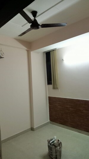 Room in 2 BHK Builder Floor at Saya Villa, Indrapuram – for Rent