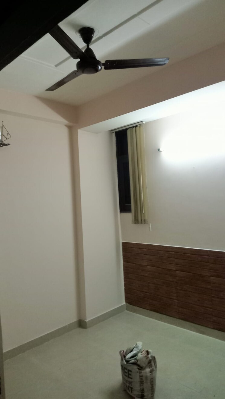 Room, saya-villa 2 Bedroom 100 Sq.Yd. Builder Floor In Indrapuram Ghaziabad 9650693