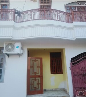 1 BHK Villa For Rent in Aliganj