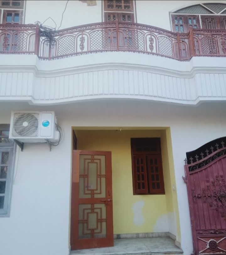 1 BHK + Study Room Villa For Rent in Aliganj