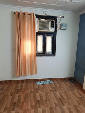 Room in 3 BHK Builder Floor at Shanthi Nagar – for Rent