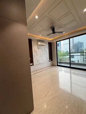 Room in 4 BHK Builder Floor at Ansal Sushant Apartments, Sushant Lok I – for Rent