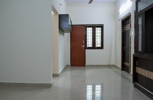 Room in 2 BHK Apartment at Chanda Nagar – for Rent
