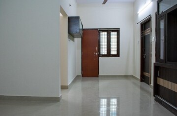 Room in 2 BHK Apartment at Chanda Nagar – for Rent
