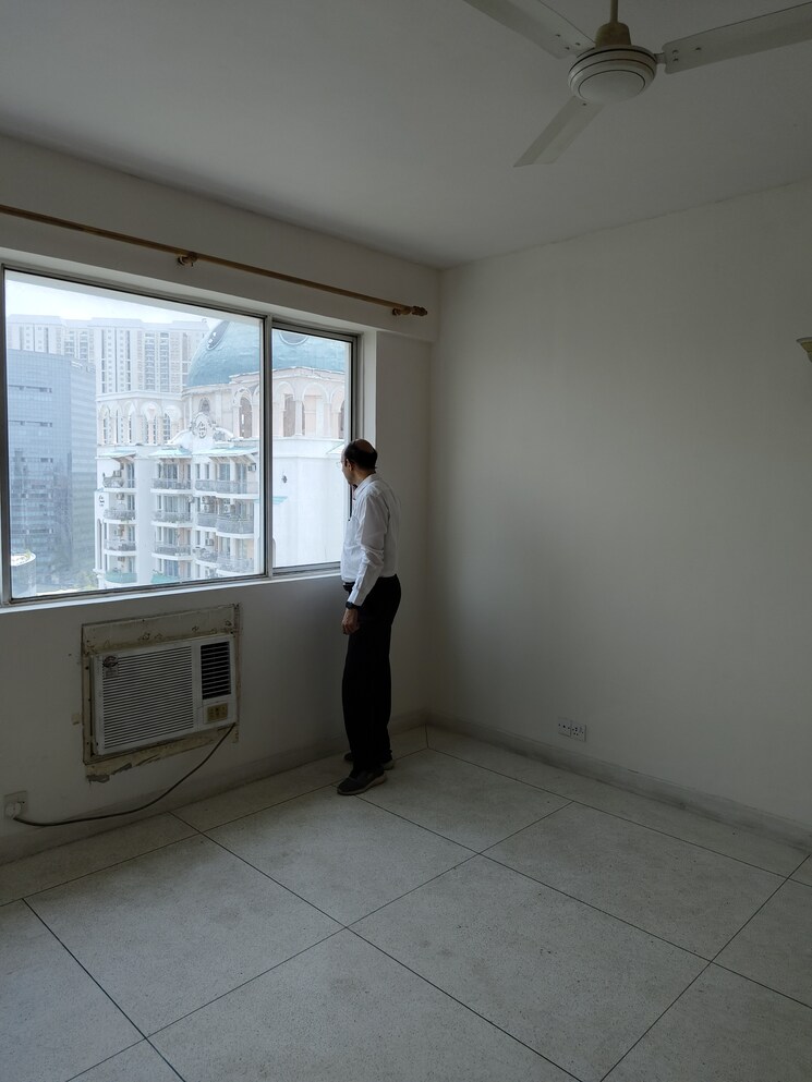 Room, dlf-the-princeton-estate 2 Bedroom 964 Sq.Ft. Apartment In Dlf Phase V Gurgaon 9651199