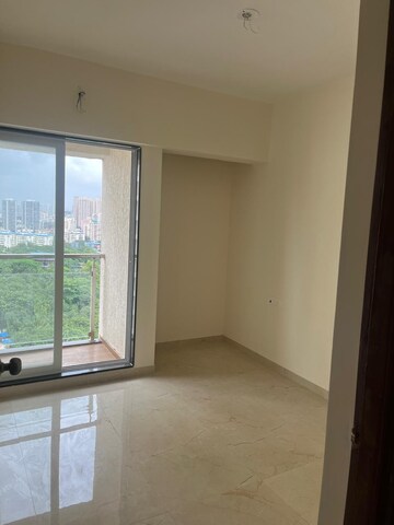 Room in 1 BHK Apartment at Raunak Residency Thane, Pokhran Road No One – for Rent