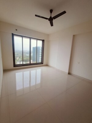 Room in 3 BHK Apartment at Santacruz West – for Rent