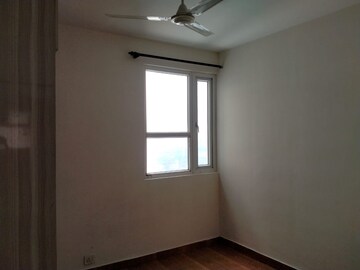 Room in 2 BHK Apartment at Tulip Lemon, Sector 69 – for Rent