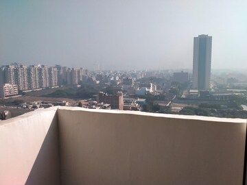 Swimming Pool in 2 BHK Apartment at Tulip Lemon, Sector 69 – for Rent