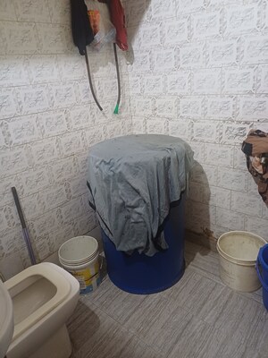 Bathroom in  Shop at Molarband Extension – for Sale