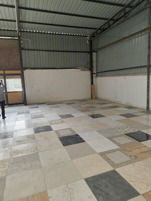 Room in  Warehouse at Mansarovar Extension – for Rent