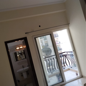 Furnished Amenities in 3.5 BHK Apartment at Sunshine Helios, Sector 78 – for Rent