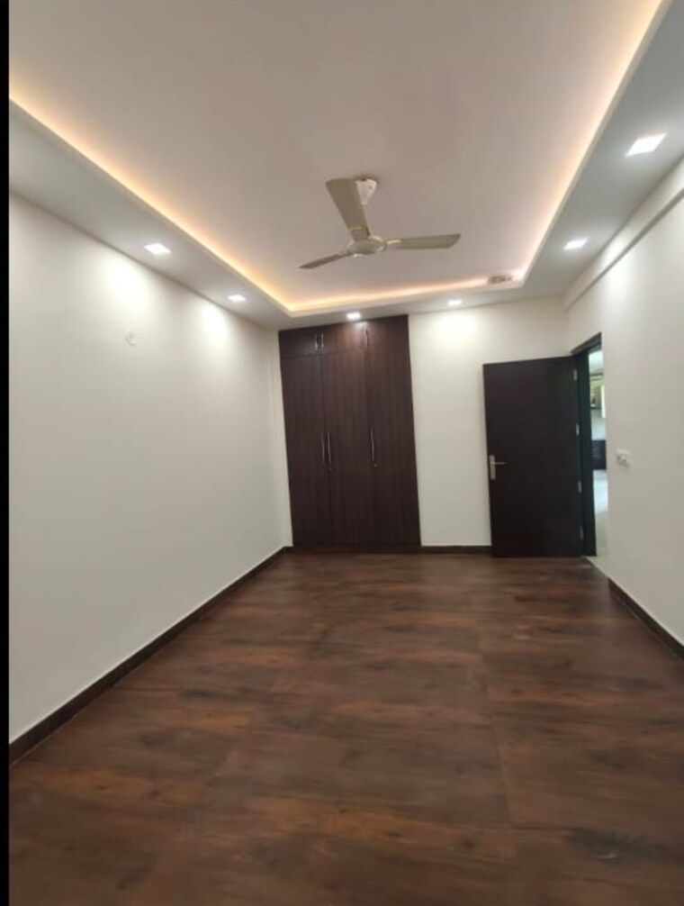 Room, chittaranjan park 4 Bedroom 275 Sq.Yd. Builder Floor In Chittaranjan Park Delhi 9651390
