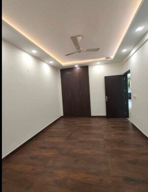 Room in 4 BHK Builder Floor at Chittaranjan Park – for Sale