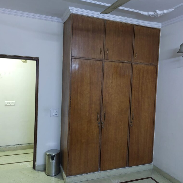 undefined, east of kailash 2 Bedroom 900 Sq.Ft. Independent House In East Of Kailash Delhi 9651408