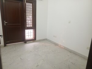 Room in 3 BHK Builder Floor at Ansal Sushant Lok I, Sector 43 – for Rent