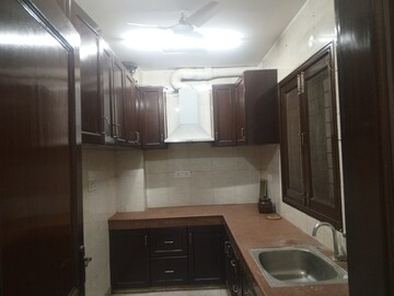 Kitchen in 3 BHK Builder Floor at Ansal Sushant Lok I, Sector 43 – for Rent