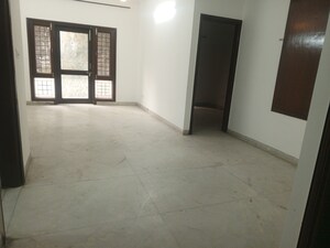 Room in 3 BHK Builder Floor at Ansal Sushant Lok I, Sector 43 – for Rent