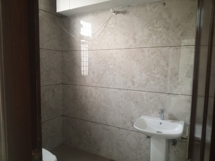 Bathroom, ansal-sushant-lok-i 3 Bedroom 215 Sq.Ft. Builder Floor In Sector 43 Gurgaon 9651421