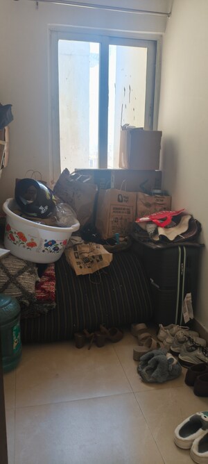 Team Area in 2.5 BHK Apartment at Aims Golf City, Sector 75 – for Rent