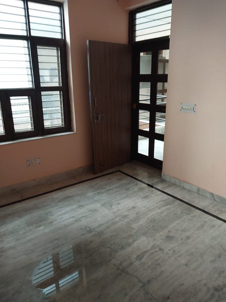 Bedroom, sector 11 3 Bedroom 2300 Sq.Ft. Builder Floor In Sector 11 Faridabad 9651460