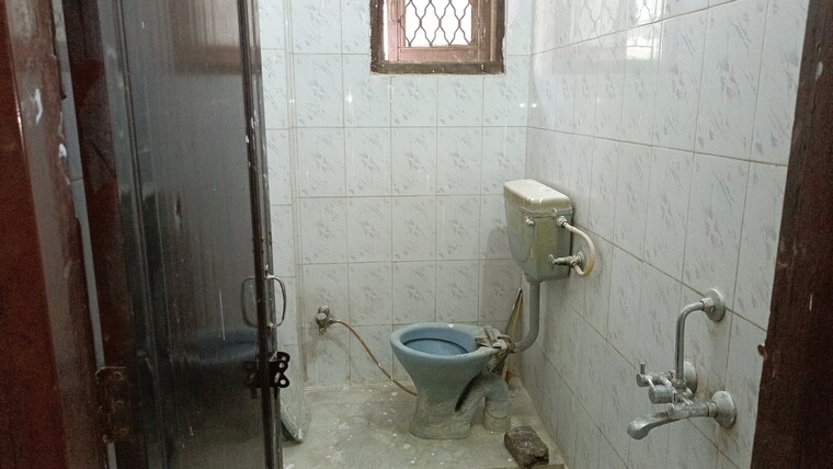Bathroom, vaishali sector 5 1 Bedroom 560 Sq.Ft. Builder Floor In Vaishali Sector 5 Ghaziabad 9651462