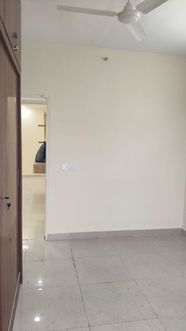 Room, signature-global-prime 2 Bedroom 834 Sq.Ft. Apartment In Sector 63a Gurgaon 9652325