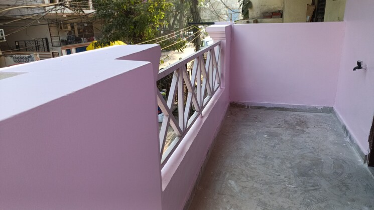 Balcony, vaishali sector 5 1 Bedroom 565 Sq.Ft. Builder Floor In Vaishali Sector 5 Ghaziabad 9651482