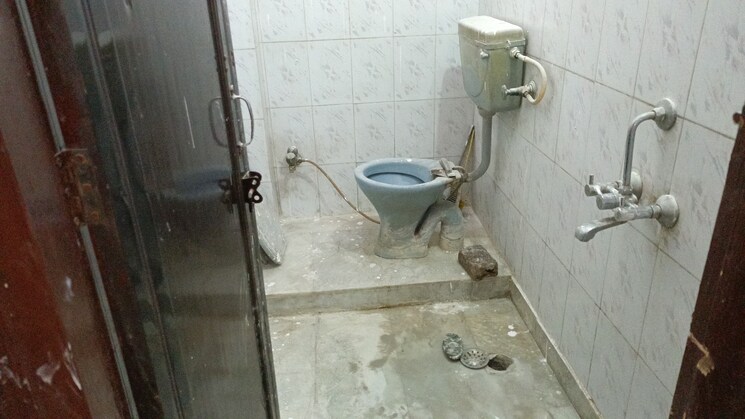 Bathroom, vaishali sector 5 1 Bedroom 565 Sq.Ft. Builder Floor In Vaishali Sector 5 Ghaziabad 9651482