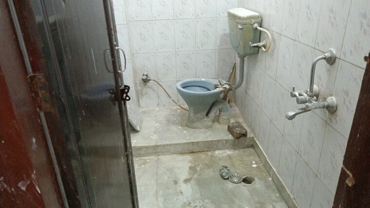 Bathroom, vaishali sector 5 1 Bedroom 565 Sq.Ft. Builder Floor In Vaishali Sector 5 Ghaziabad 9651482