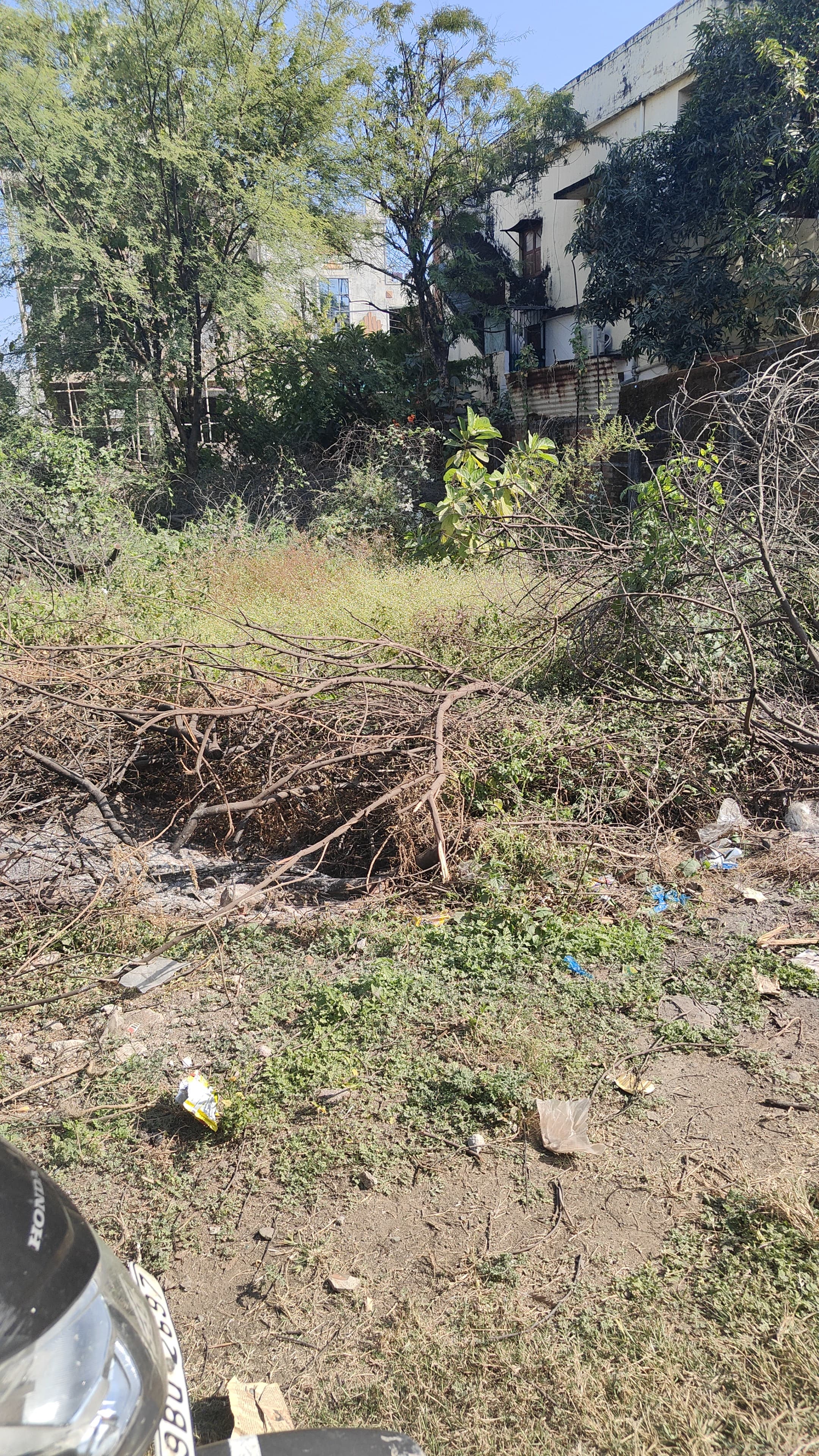 Plot For Sale in Nikhil Consultant 