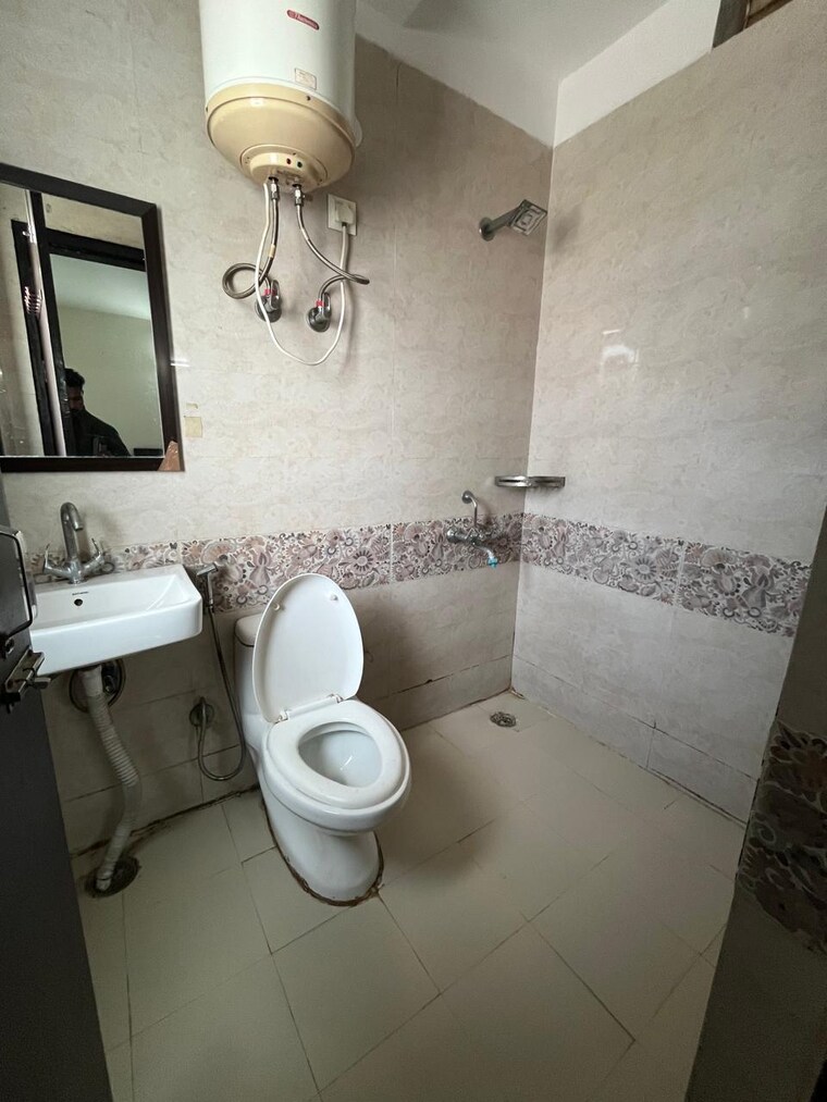 Bathroom, ansal-sushant-lok-i 3 Bedroom 215 Sq.Ft. Builder Floor In Sector 43 Gurgaon 9651490