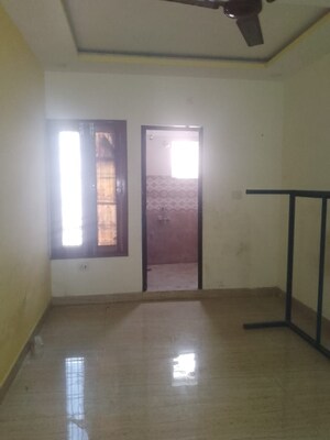 Room in 2 BHK Builder Floor at Ashraf Nagar – for Rent