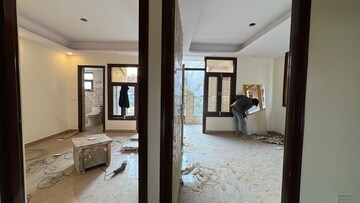 Parking in 3 BHK Builder Floor at Chattarpur – for Rent