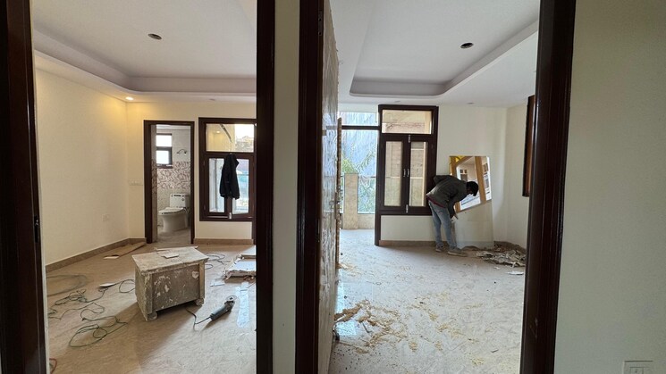  Parking, chattarpur 3 Bedroom 1300 Sq.Ft. Builder Floor In Chattarpur Delhi 9651502