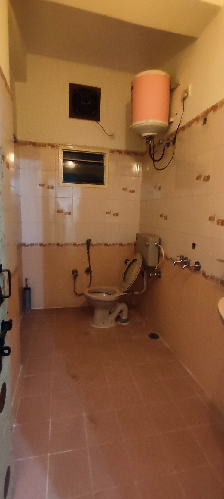 Bathroom, btm layout stage 2 2 Bedroom 1220 Sq.Ft. Builder Floor In Btm Layout Stage 2 Bangalore 9651496