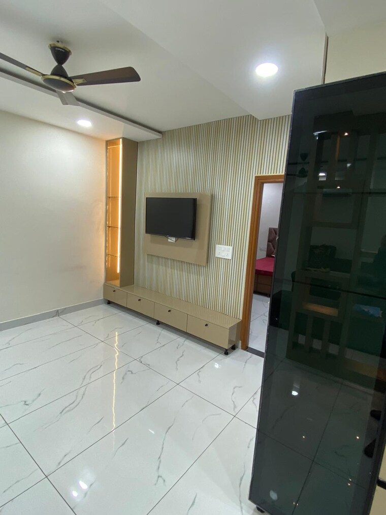 Room, pir machalla 3 Bedroom 1800 Sq.Ft. Apartment In Pir Machalla Zirakpur 9651473